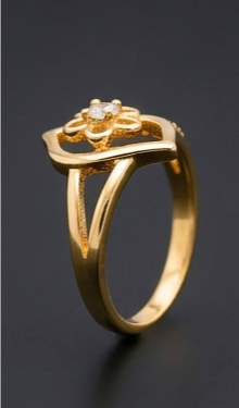 Elegant Gilded Floral Petal Ring