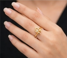 Elegant Gilded Floral Petal Ring