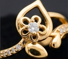 Elegant Gilded Floral Petal Ring